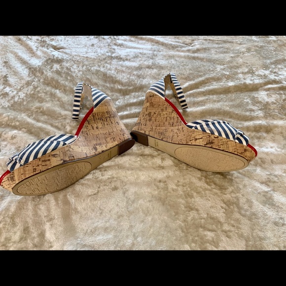NWT Unisa Red/White/Blue 🇺🇸 Peep Toe Wedges - Picture 5 of 6